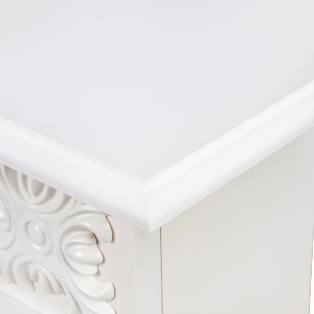 Электрокамин RealFlame  Dominica WT с очагом Fobos Lux Black