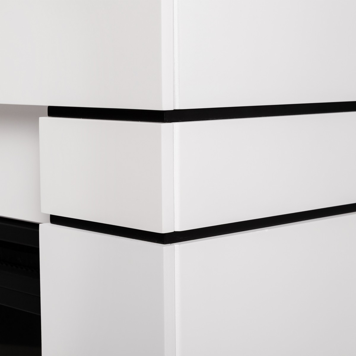 Электрокамин RealFlame Lindelse 26 WT с очагом 3D Cassette 630 Black Panel