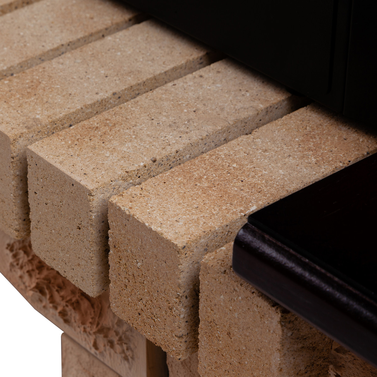 Электрокамин RealFlame  Stone Brick 26 AO с очагом 3D Helios 26 SBG