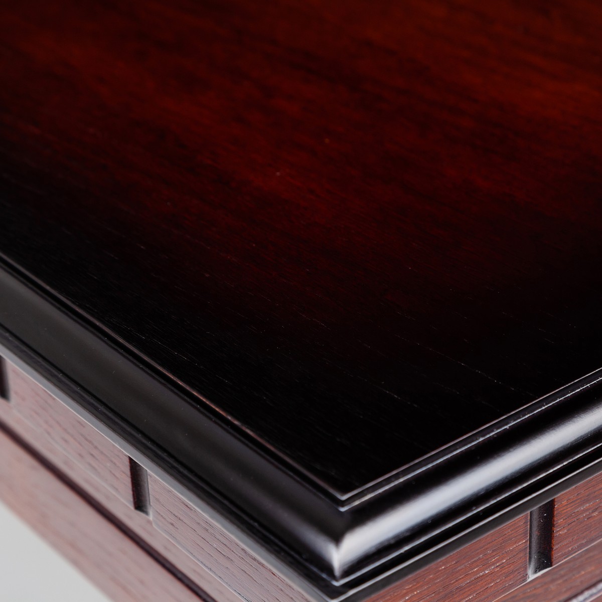 Электрокамин RealFlame Country 33/33W AO с очагом Epsilon 33