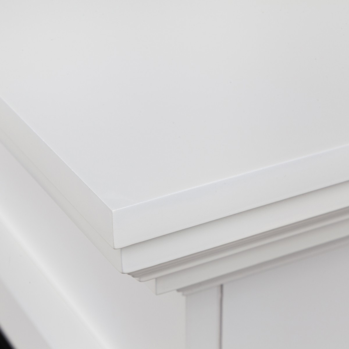 Электрокамин RealFlame  Marco 25,5/26 WT с очагом Moonblaze Deluxe Brass