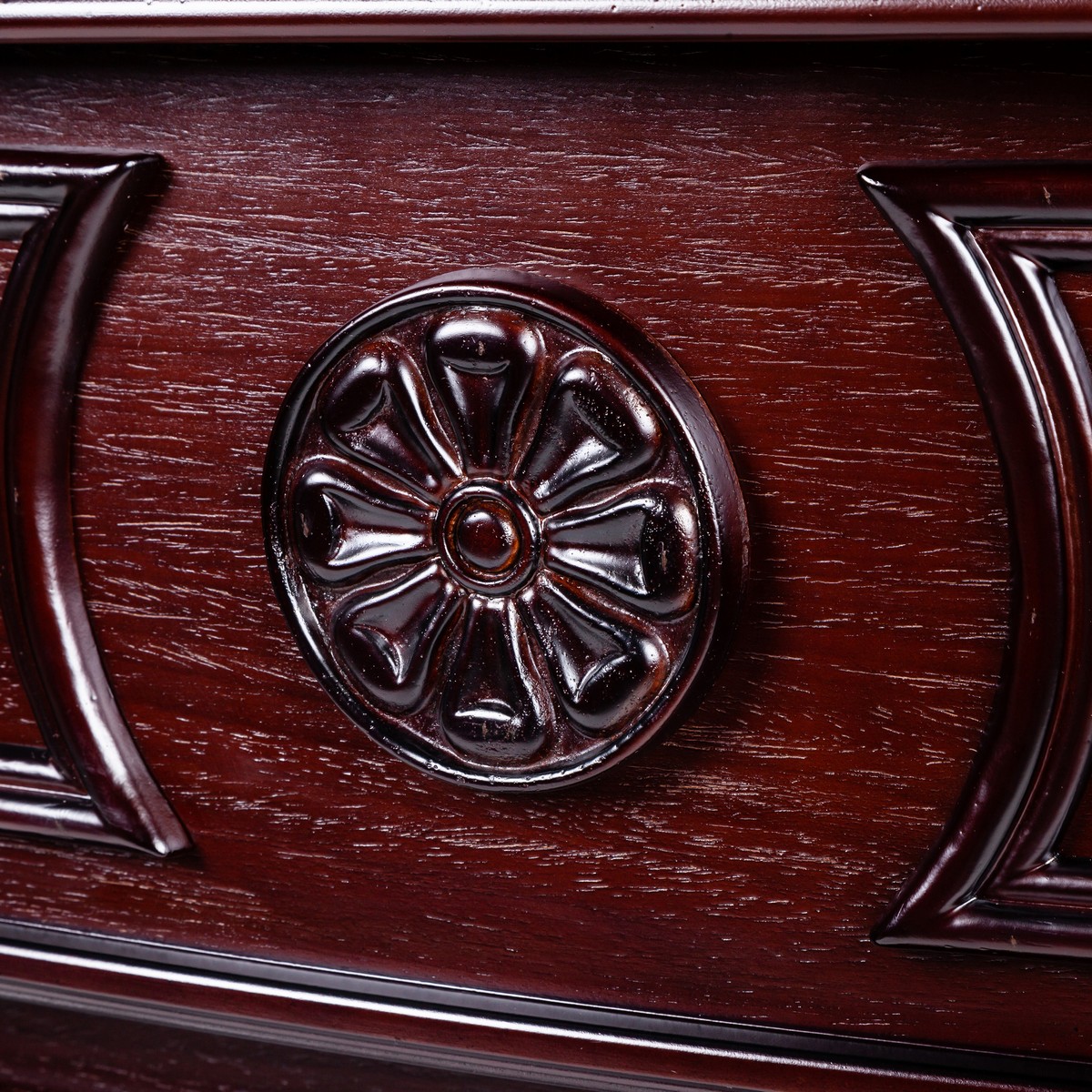 Электрокамин RealFlame Barcelona 33 AO с очагом Moonblaze Deluxe Brass