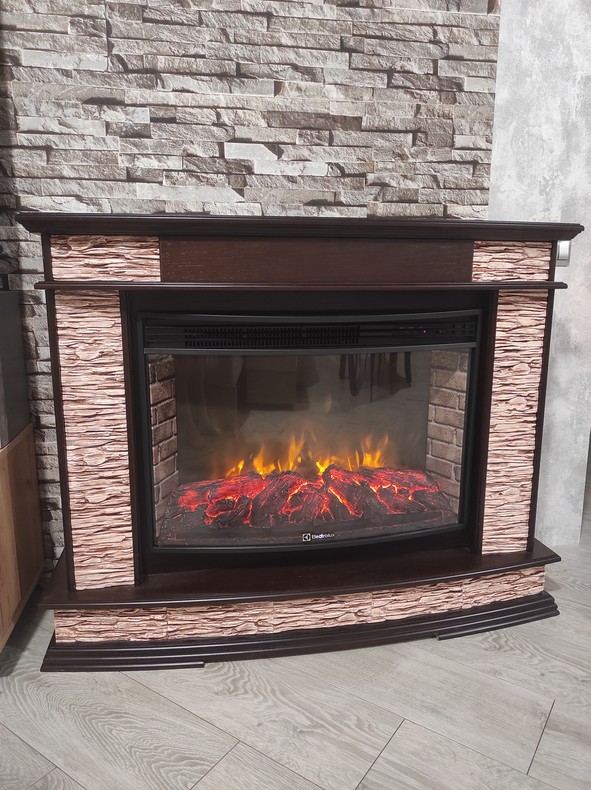 Каминокомплект Electrolux Scala 30 с очагом EFP/P-3320RLS камень сланец скалистый бурый, шпон тёмный дуб