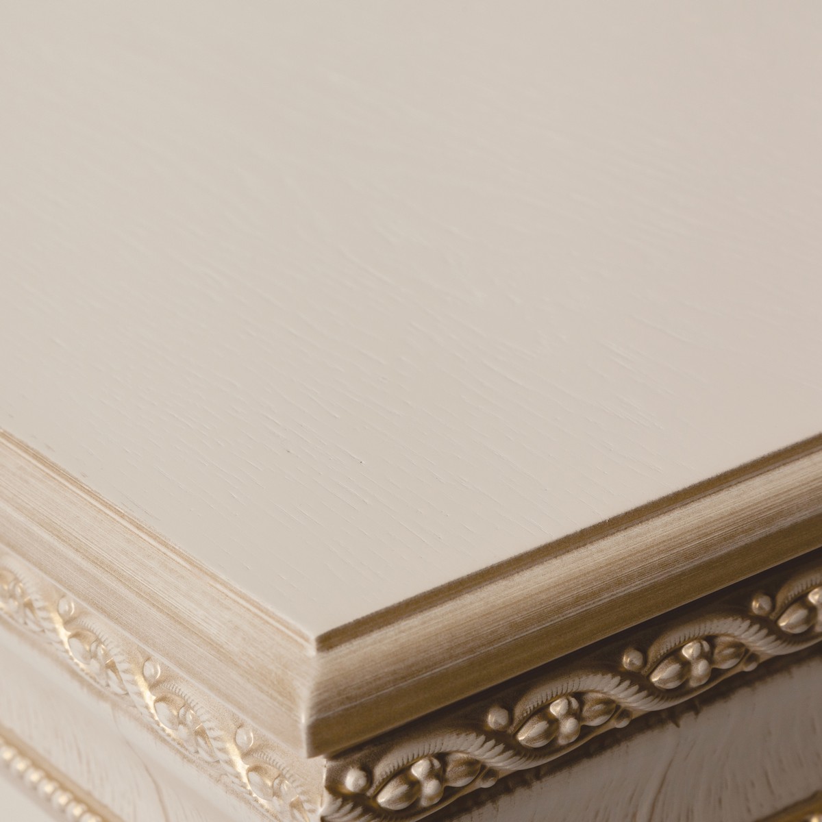 Электрокамин RealFlame  Patricia WT с очагом Majestic Lux Black RC